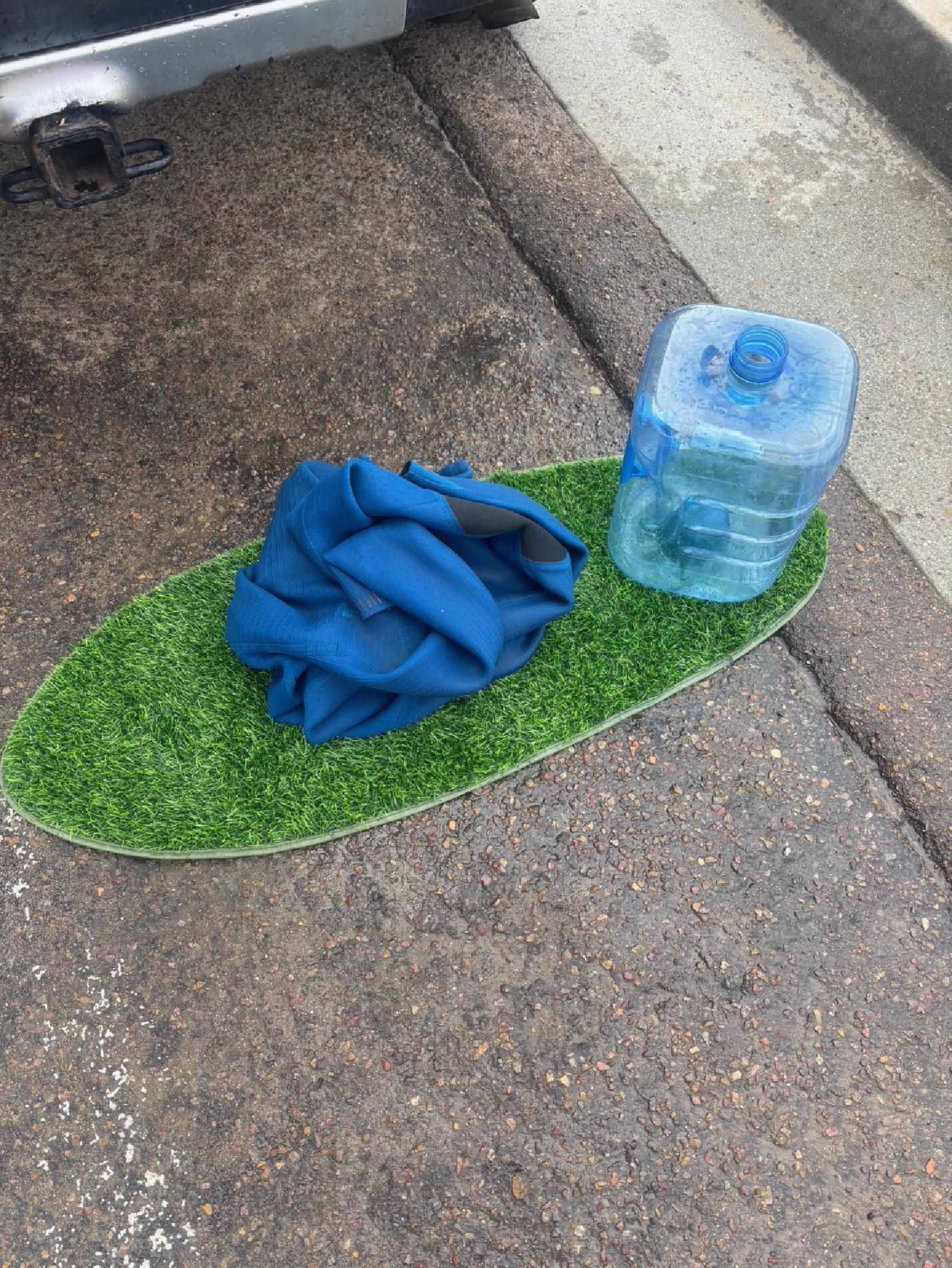 Turfboard - Surfboard shaped  grass Changing Mat